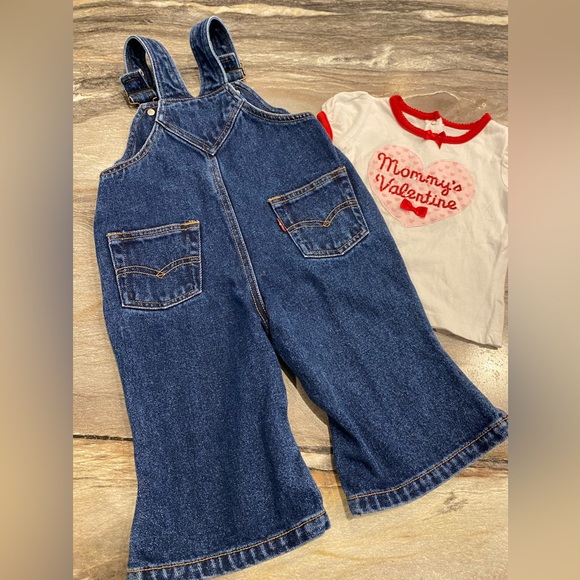 TODDLER OUTFIT WITH LEVIS OVERALLS - Picture 3 of 3